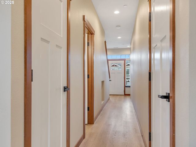 1590 Se HONEYSUCKLE Loop, Warrenton, OR 97146