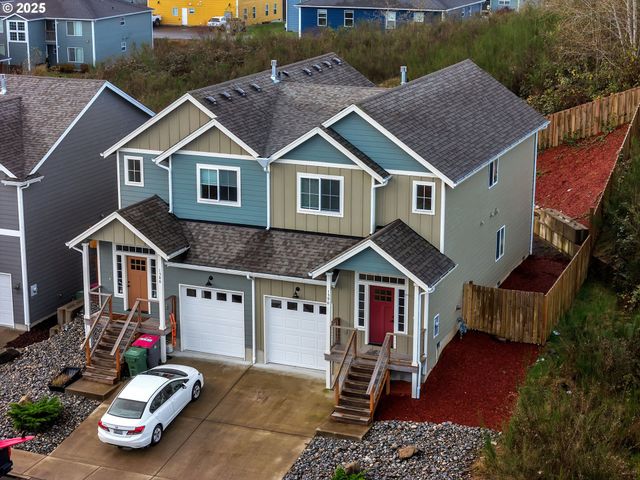 1590 Se HONEYSUCKLE Loop, Warrenton, OR 97146