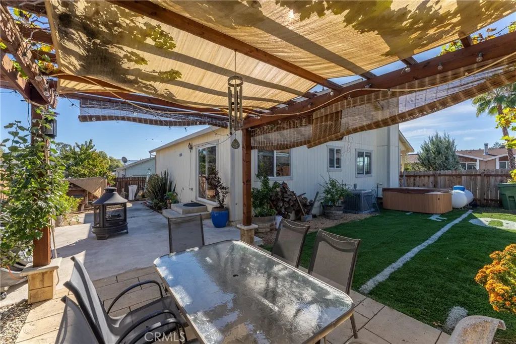 200 Island View, Lakeport, CA 95453