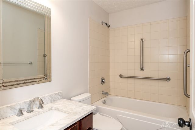 8041 Bushclover Drive, Tipp City, OH 45371