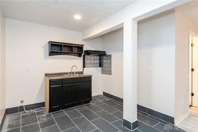 8041 Bushclover Drive, Tipp City, OH 45371