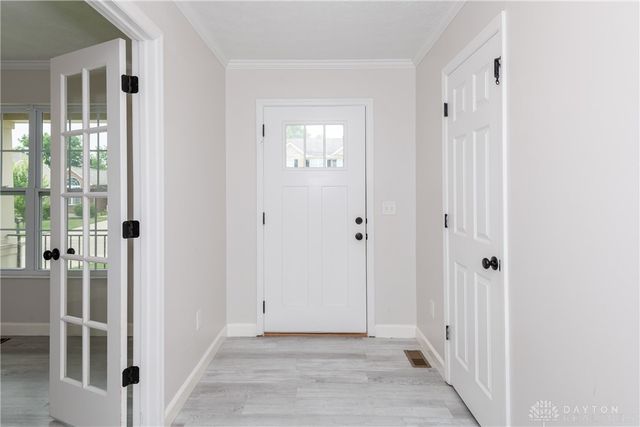 8041 Bushclover Drive, Tipp City, OH 45371
