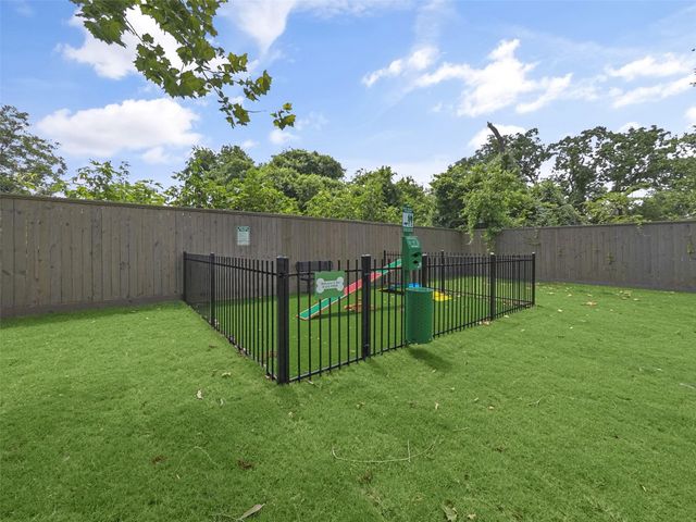 2410 Vaughn Street E, Houston, TX 77093