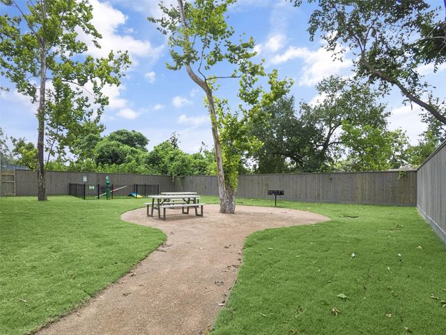 2410 Vaughn Street E, Houston, TX 77093