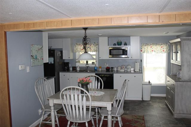 570 NE 70TH TERRACE, Ocala, FL 34470