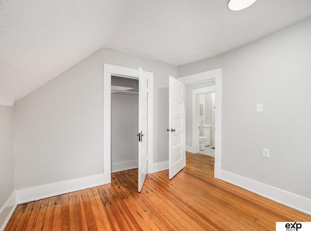 1214 S 25th Avenue, Omaha, NE 68105