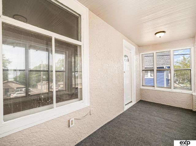 1214 S 25th Avenue, Omaha, NE 68105