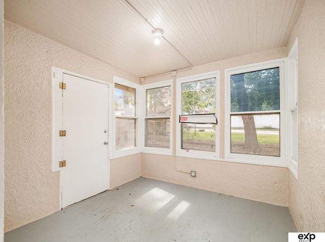 1214 S 25th Avenue, Omaha, NE 68105