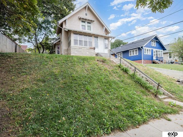 1214 S 25th Avenue, Omaha, NE 68105