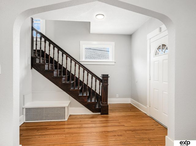 1214 S 25th Avenue, Omaha, NE 68105