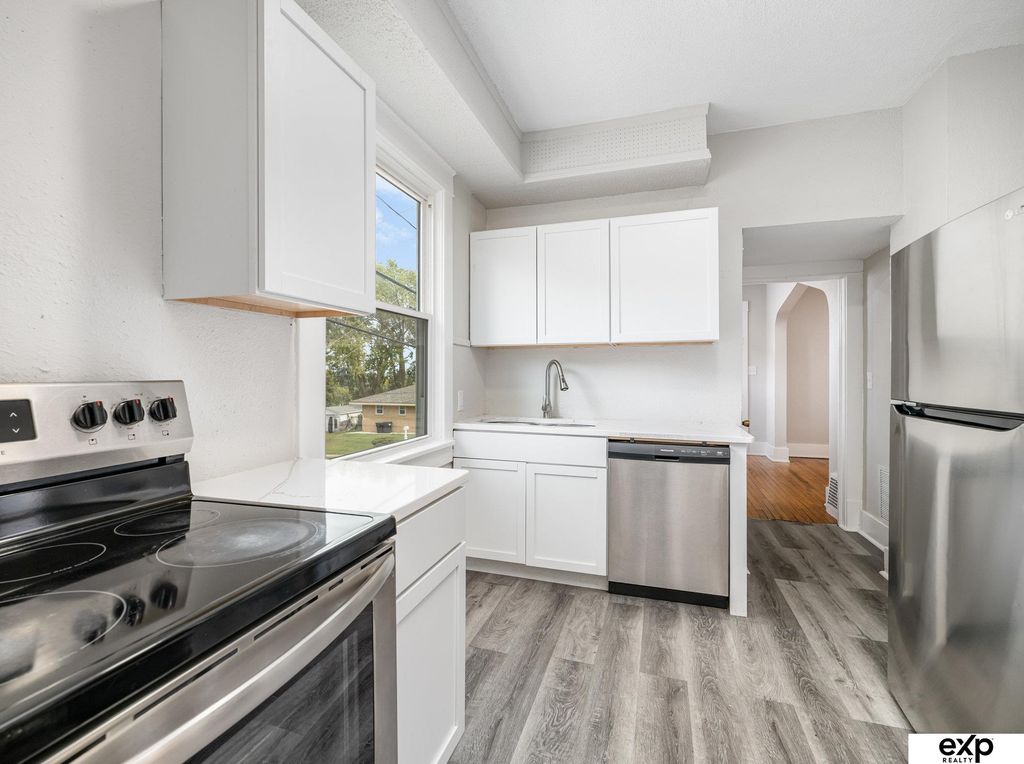 1214 S 25th Avenue, Omaha, NE 68105