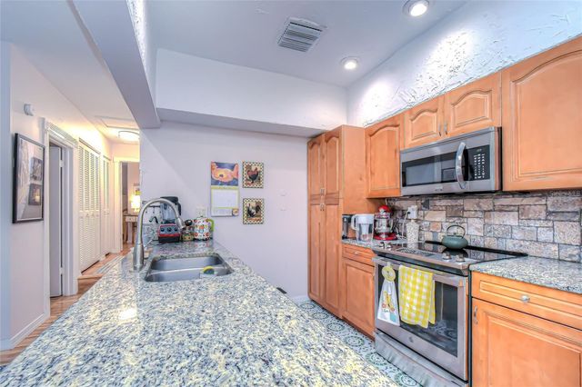 5444 SADDLEBROOK WAY 4, Wesley Chapel, FL 33543