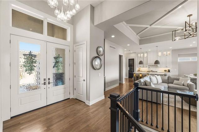 5765 NW Barn Hill Road, Parkville, MO 64152