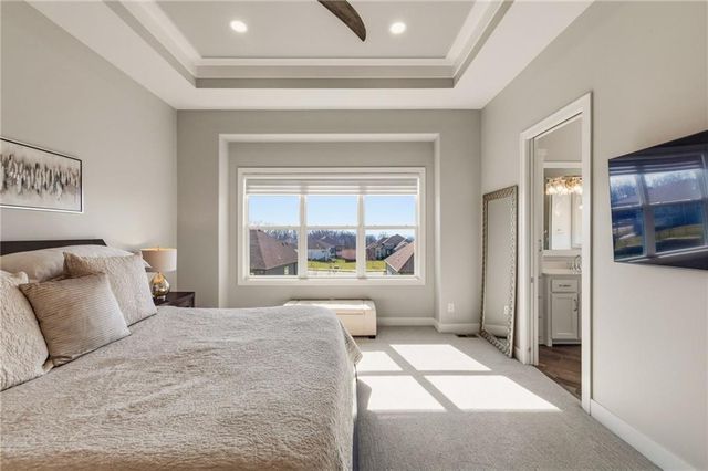 5765 NW Barn Hill Road, Parkville, MO 64152