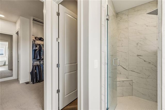 5765 NW Barn Hill Road, Parkville, MO 64152