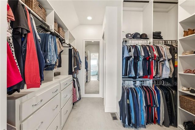 5765 NW Barn Hill Road, Parkville, MO 64152