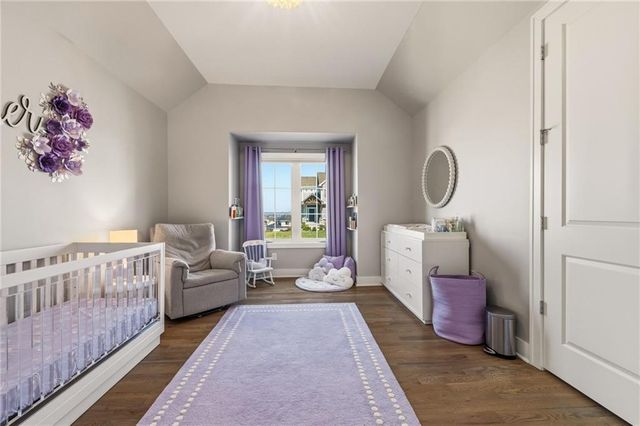 5765 NW Barn Hill Road, Parkville, MO 64152