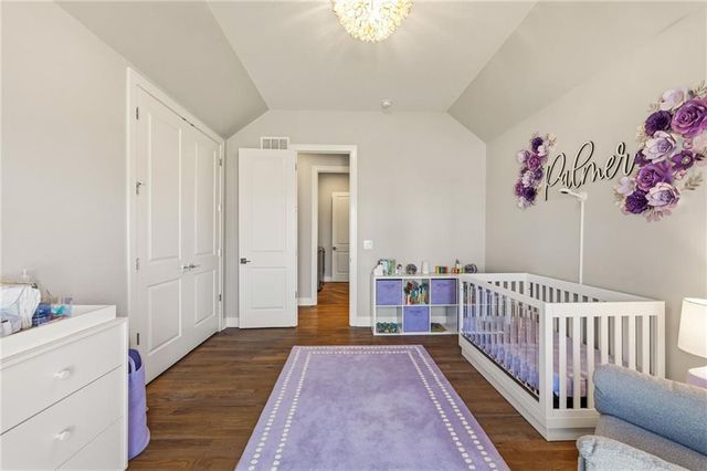 5765 NW Barn Hill Road, Parkville, MO 64152