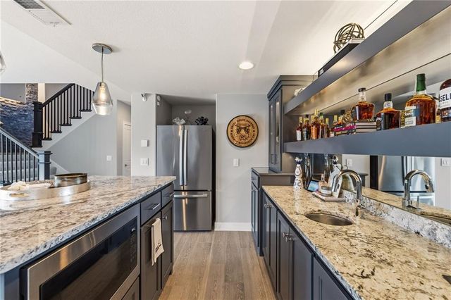 5765 NW Barn Hill Road, Parkville, MO 64152