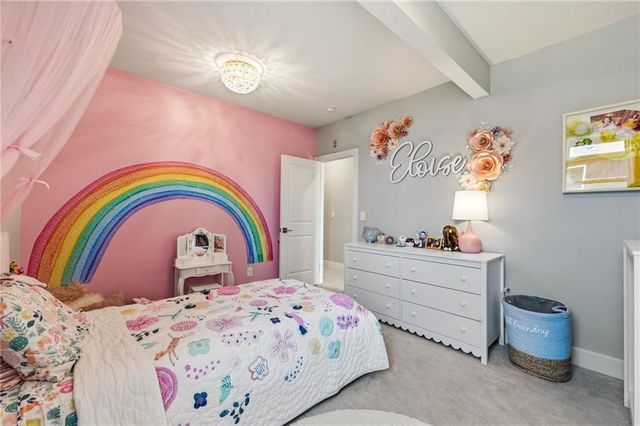 5765 NW Barn Hill Road, Parkville, MO 64152