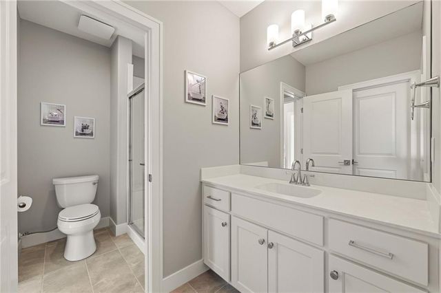 5765 NW Barn Hill Road, Parkville, MO 64152