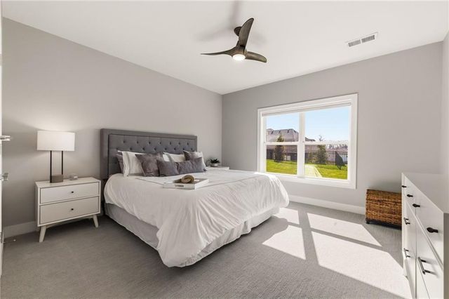 5765 NW Barn Hill Road, Parkville, MO 64152