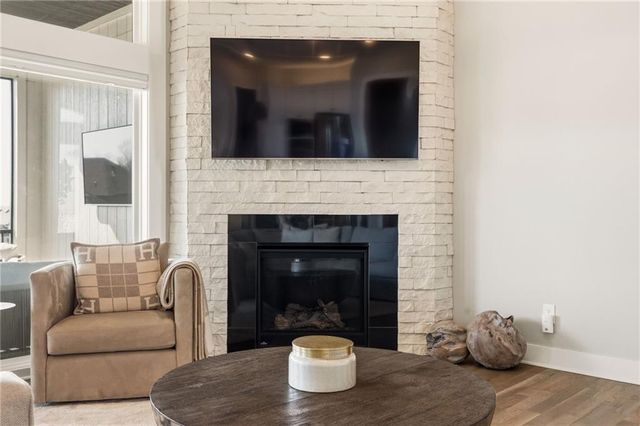 5765 NW Barn Hill Road, Parkville, MO 64152