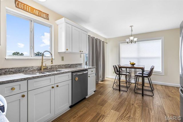 4350 Southview Way Drive, St Louis, MO 63129