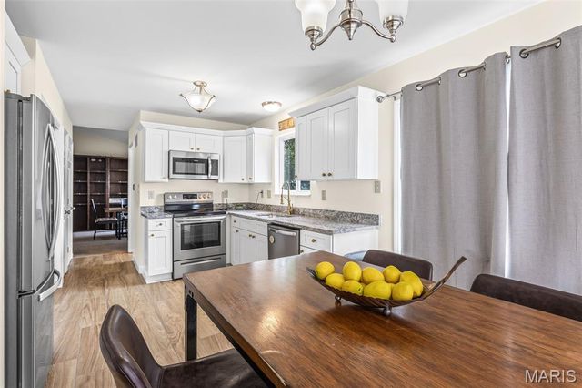 4350 Southview Way Drive, St Louis, MO 63129