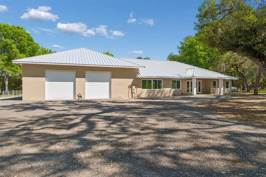 Image 1 of property listing at 4300 CR 673, Bushnell, FL 33513