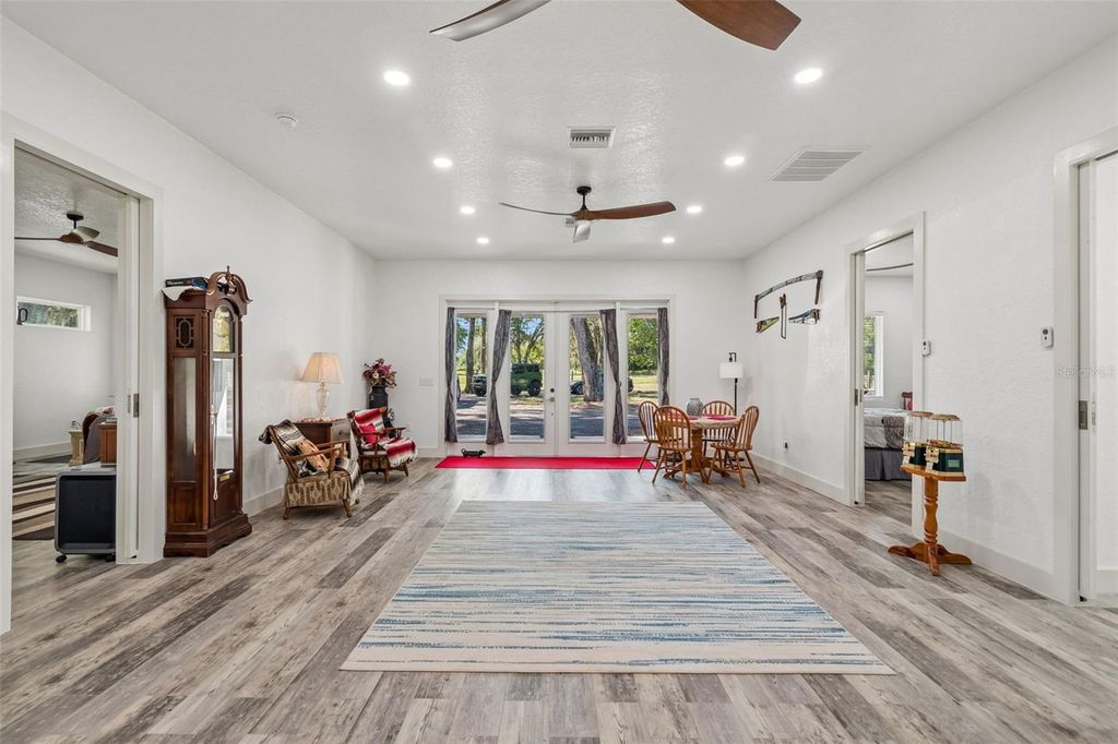 Image 15 of property listing at 4300 CR 673, Bushnell, FL 33513