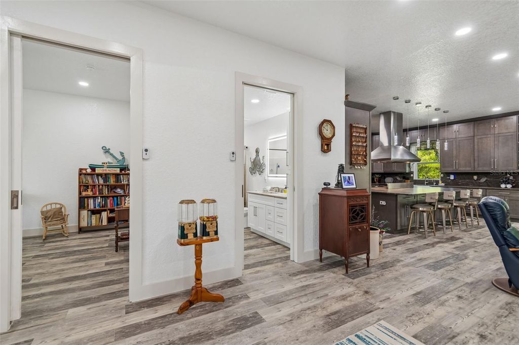 Image 17 of property listing at 4300 CR 673, Bushnell, FL 33513