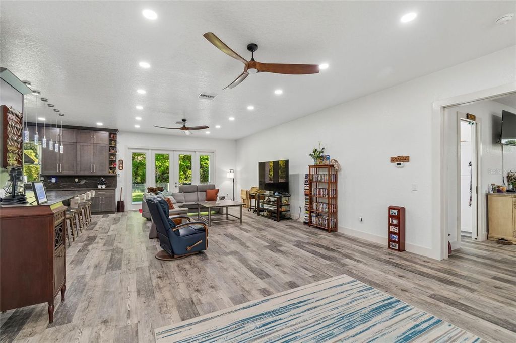 Image 18 of property listing at 4300 CR 673, Bushnell, FL 33513