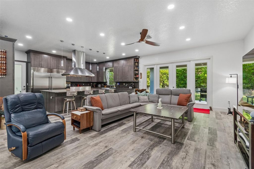 Image 21 of property listing at 4300 CR 673, Bushnell, FL 33513