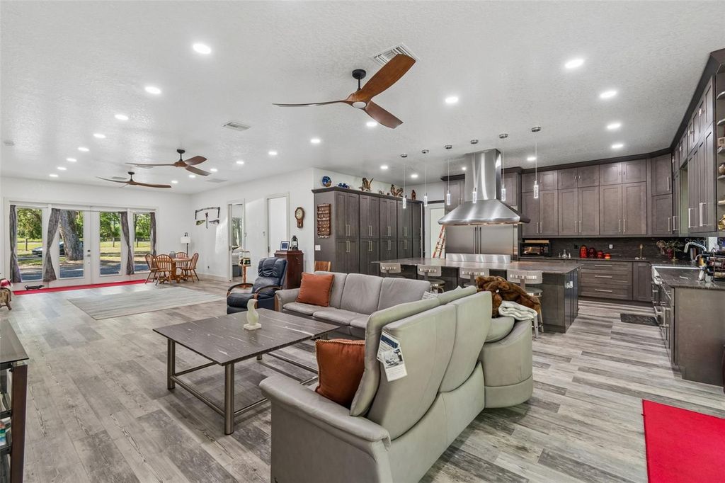 Image 22 of property listing at 4300 CR 673, Bushnell, FL 33513