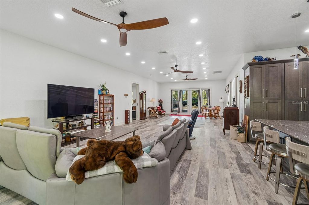 Image 24 of property listing at 4300 CR 673, Bushnell, FL 33513