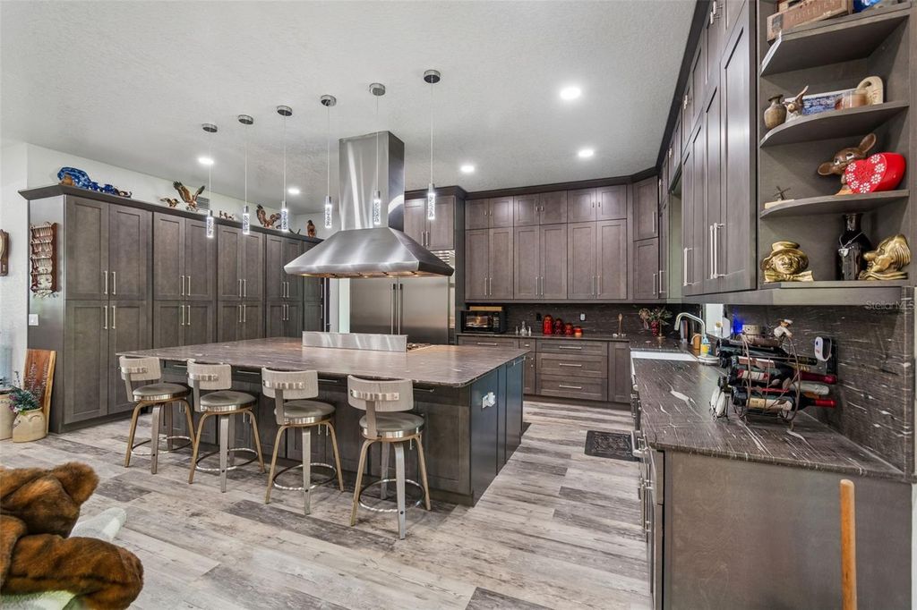 Image 25 of property listing at 4300 CR 673, Bushnell, FL 33513