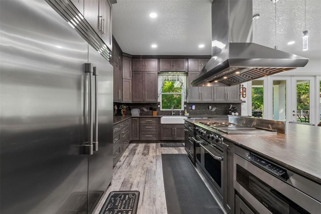 Image 30 of property listing at 4300 CR 673, Bushnell, FL 33513