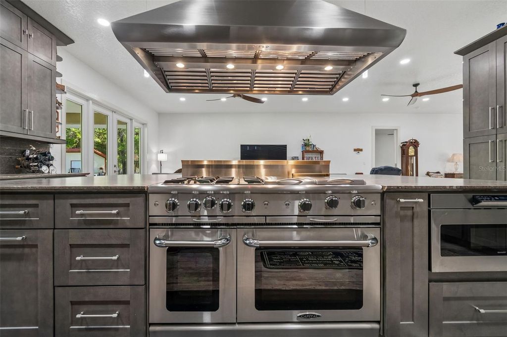 Image 34 of property listing at 4300 CR 673, Bushnell, FL 33513