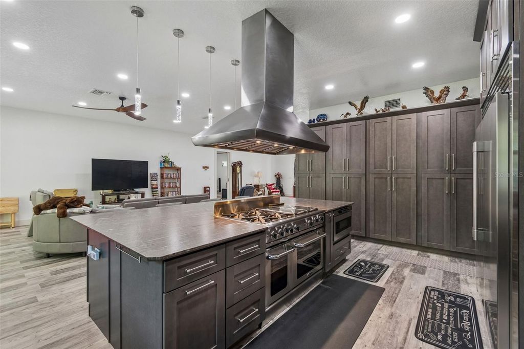 Image 36 of property listing at 4300 CR 673, Bushnell, FL 33513