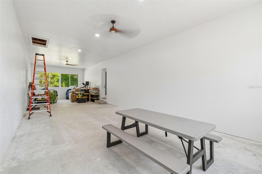 Image 39 of property listing at 4300 CR 673, Bushnell, FL 33513