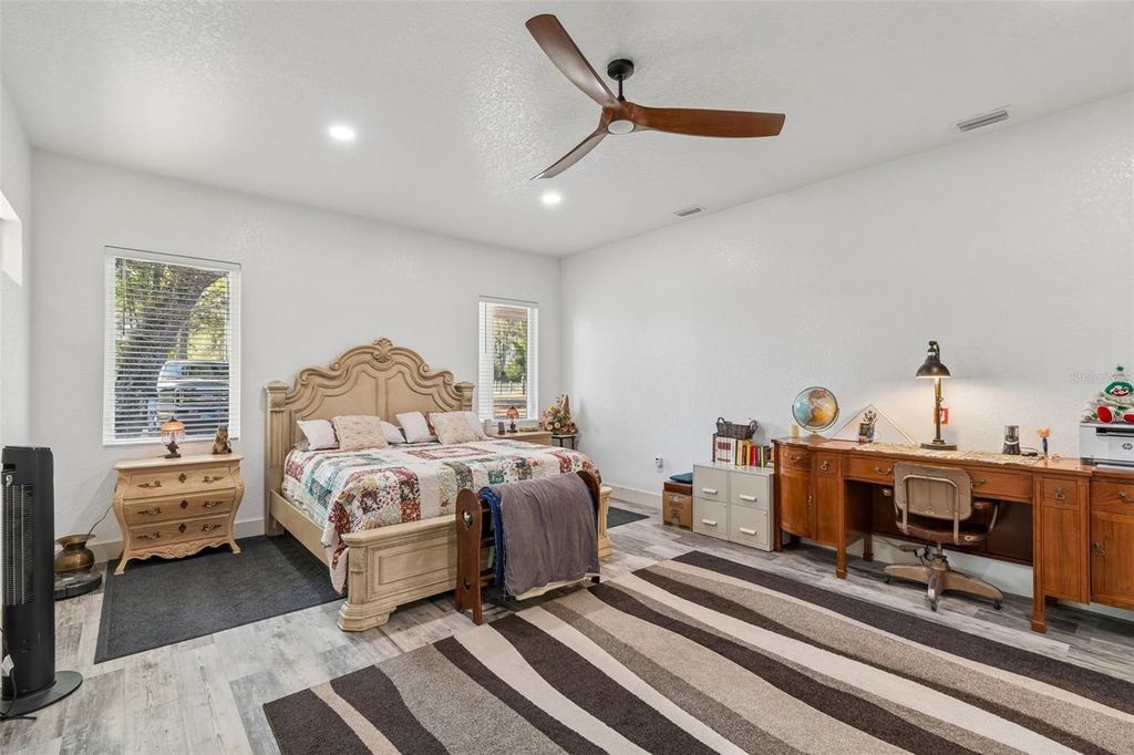 Image 45 of property listing at 4300 CR 673, Bushnell, FL 33513