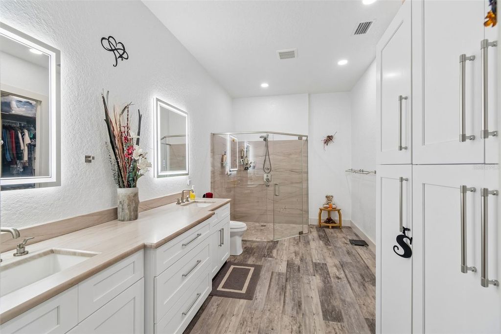 Image 48 of property listing at 4300 CR 673, Bushnell, FL 33513