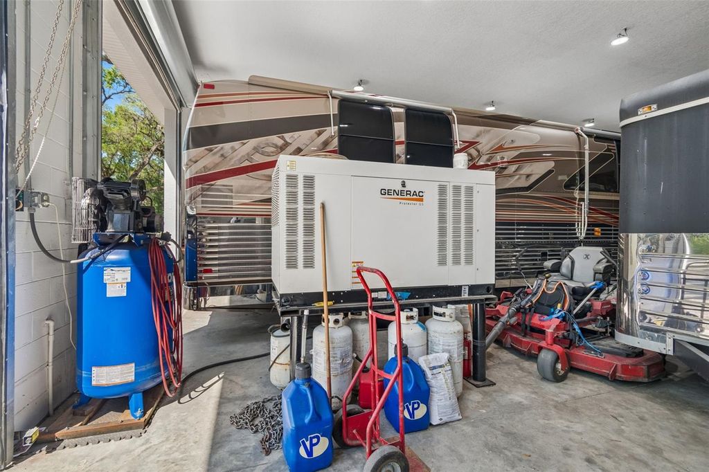 Image 68 of property listing at 4300 CR 673, Bushnell, FL 33513