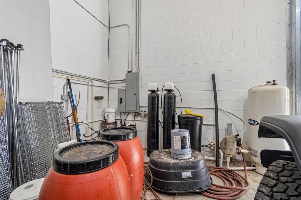 Image 69 of property listing at 4300 CR 673, Bushnell, FL 33513