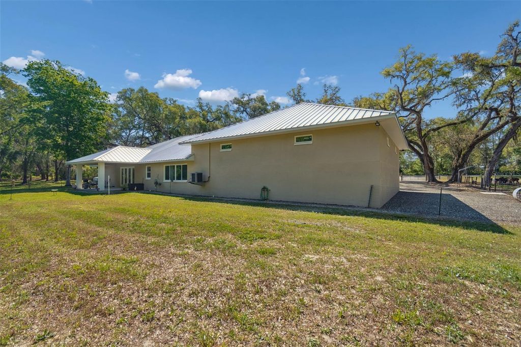 Image 79 of property listing at 4300 CR 673, Bushnell, FL 33513