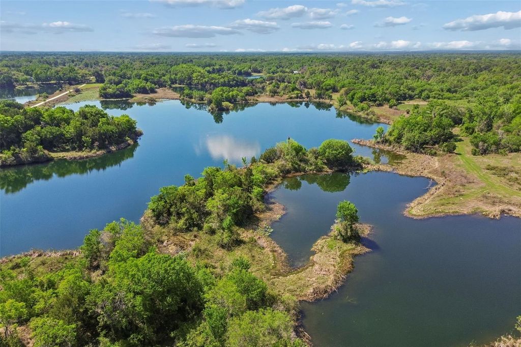 Image 98 of property listing at 4300 CR 673, Bushnell, FL 33513