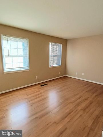 337 CLAY ST, Fredericksburg, VA 22408