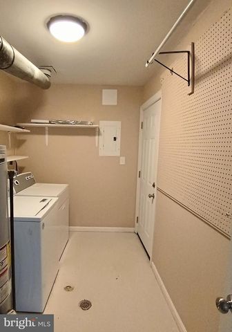 337 CLAY ST, Fredericksburg, VA 22408