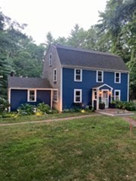 6 Russell Trufant Rd, Carver, MA 02330